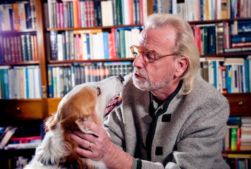 Perro y humano comunicandose